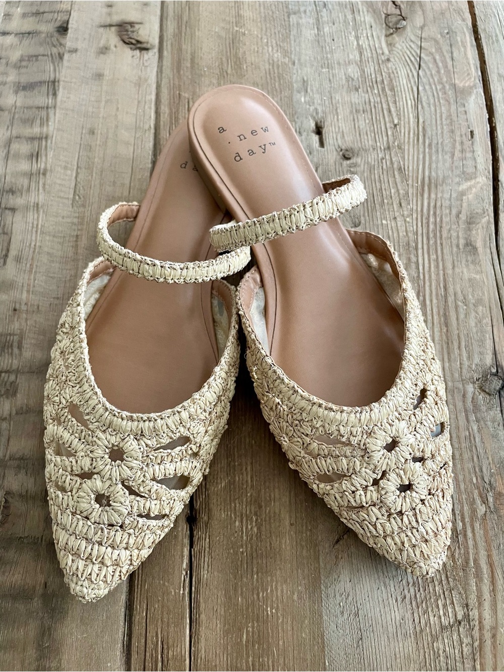 a new day: Raffia Pointed-Toe Flat Slides